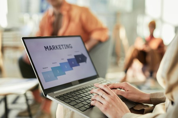 Comment une formation en marketing digital peut propulser votre carrière